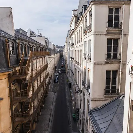 Lumineux Vue Palais Royal Apartment Paris
